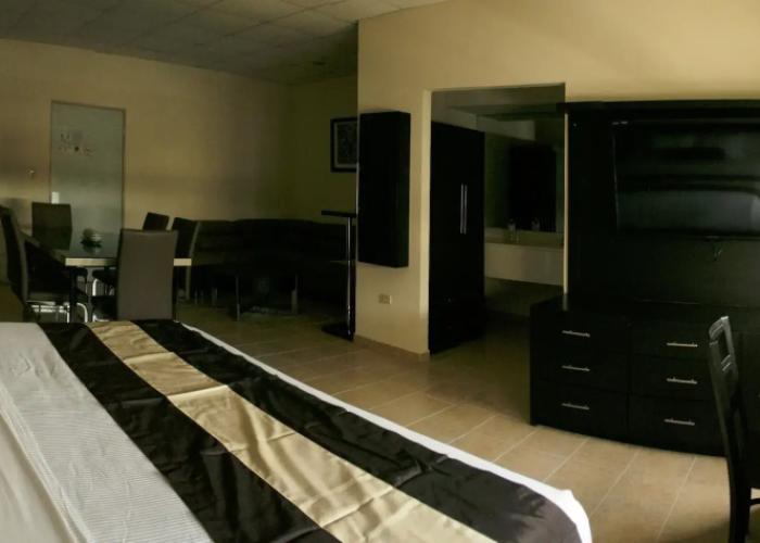 Hotel El Camino Inn & Suites