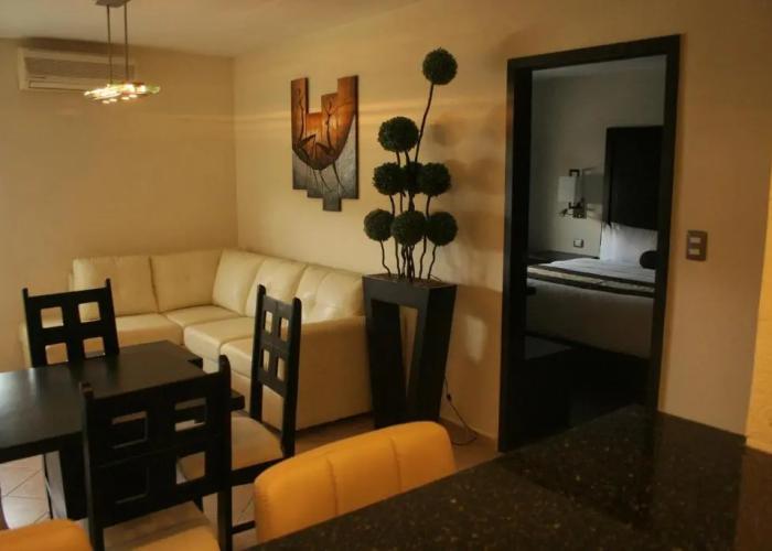 Hotel El Camino Inn & Suites