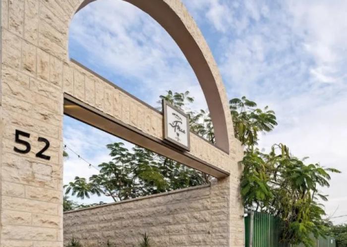 La Finca Luxury Suites Hotel