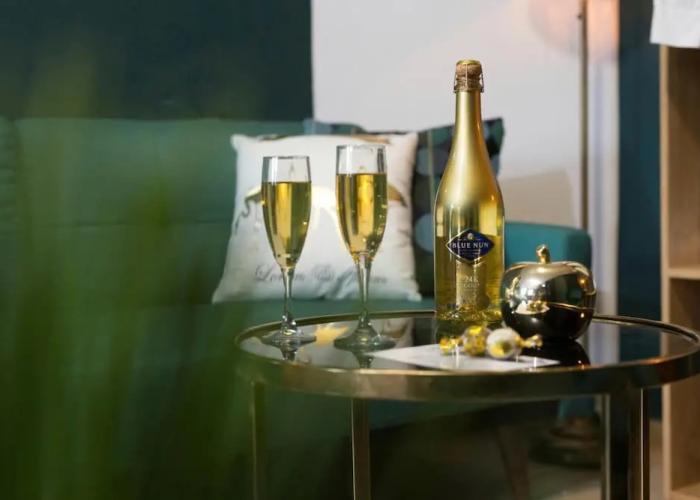 La Finca Luxury Suites Hotel