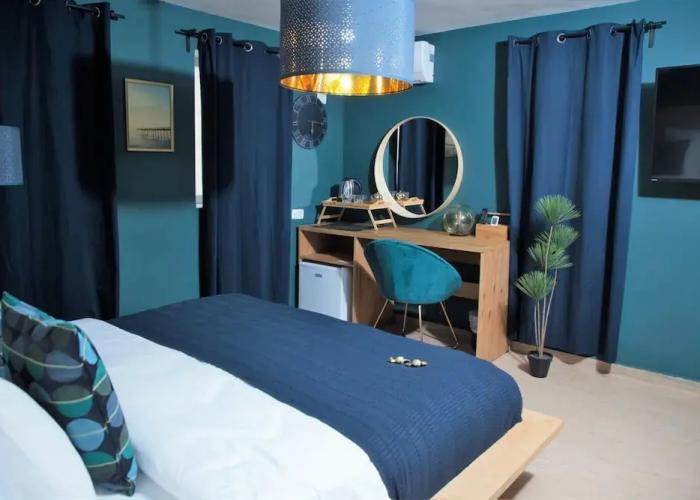 La Finca Luxury Suites Hotel
