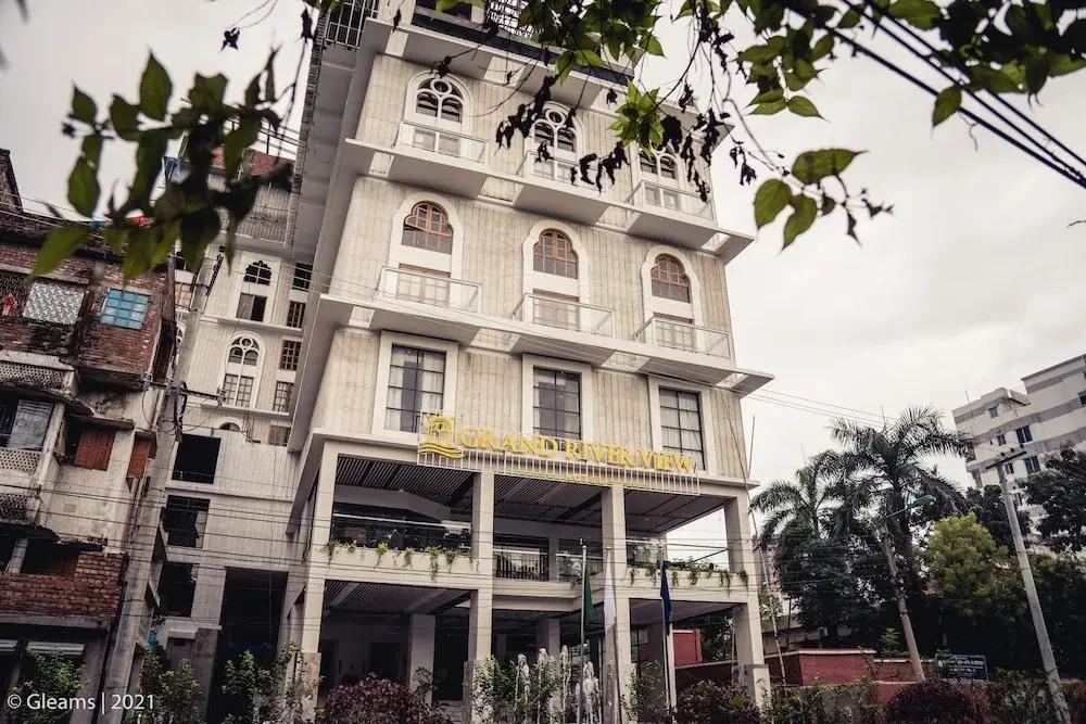 Grand River View Hotel