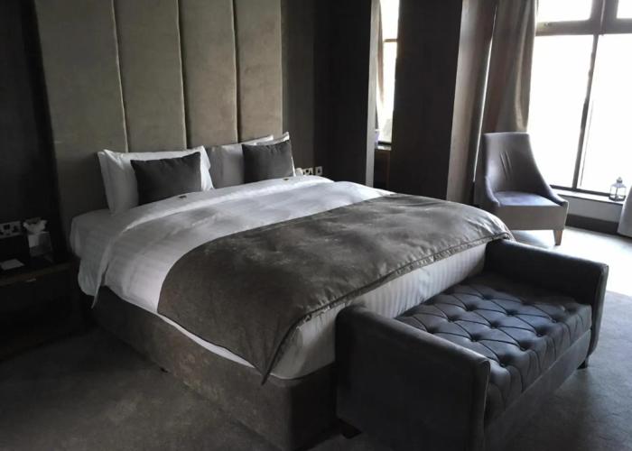 Ten Square Hotel
