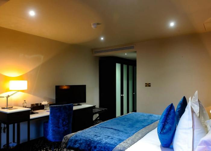 Ten Square Hotel