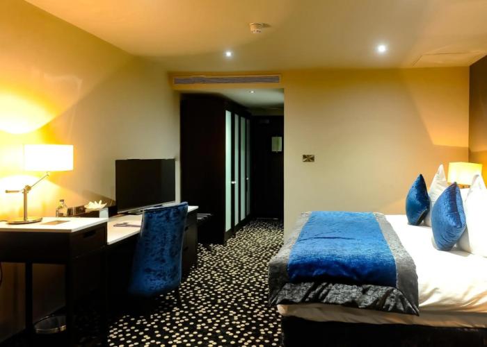 Ten Square Hotel