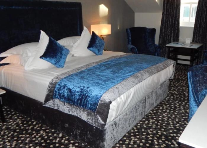 Ten Square Hotel