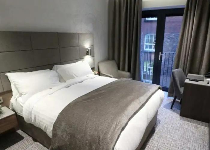 Ten Square Hotel