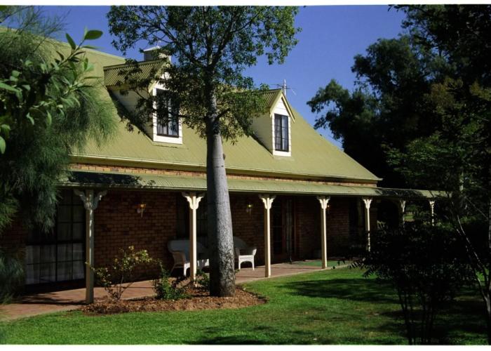Overlander Homestead Motel