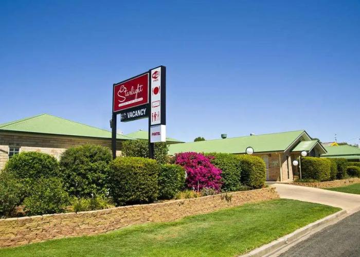 Starlight Motor Inn