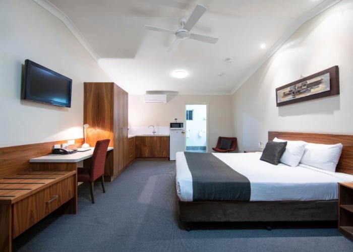 Roma Explorers Inn
