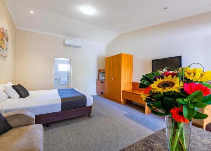Roma Explorers Inn