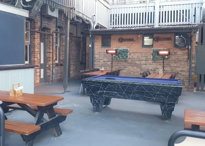 Queens Arms Hotel