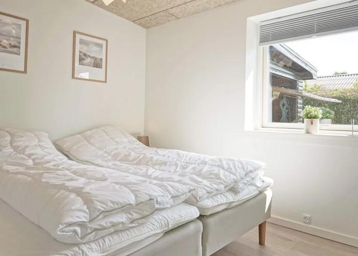 6 Person Holiday Home in Ronne-by Traum