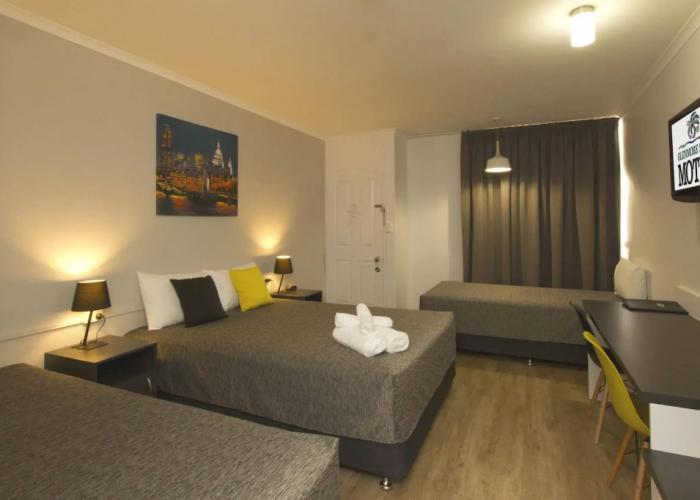 Glenmore Palms Motel