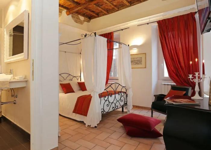 Madonna de’ Monti Suites