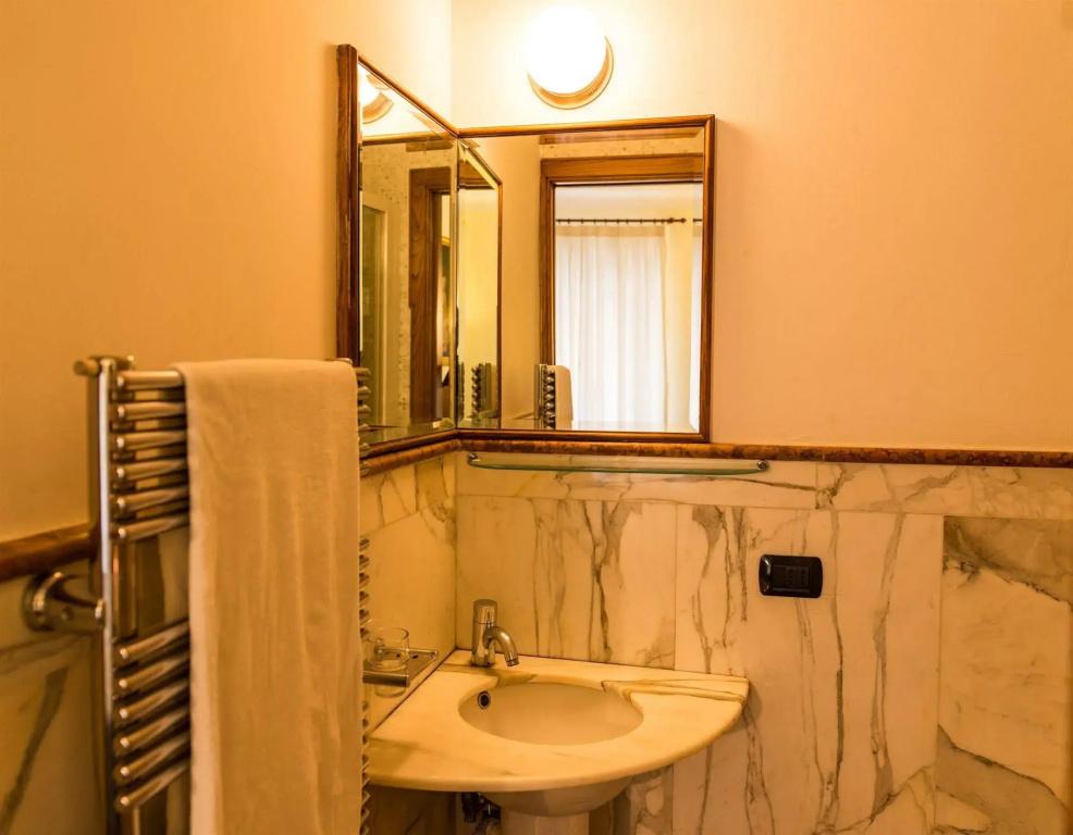 фото Martina Apartment - Piazza del Popolo