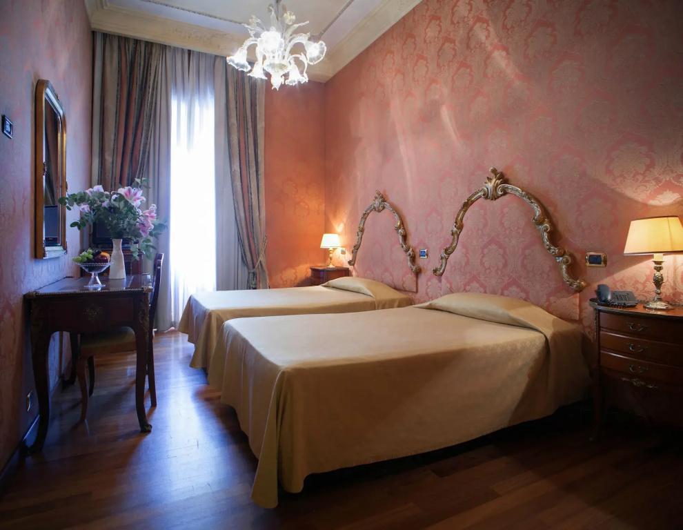 фото Des Epoques Hotel