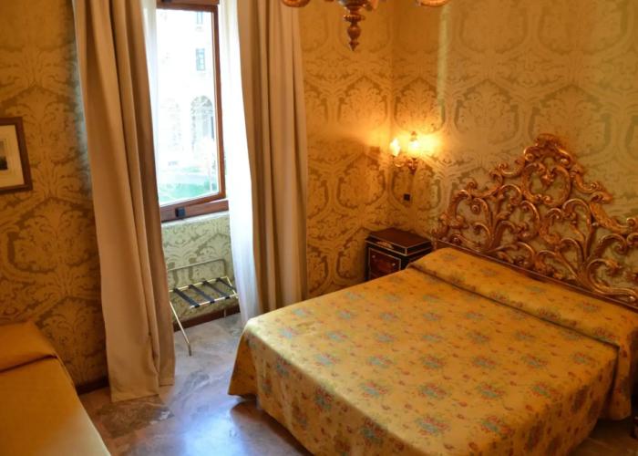 Des Epoques Hotel