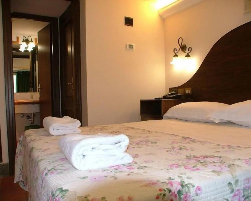 фото Hotel Okapi
