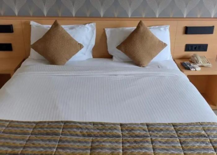 Click Hotel Bhuj