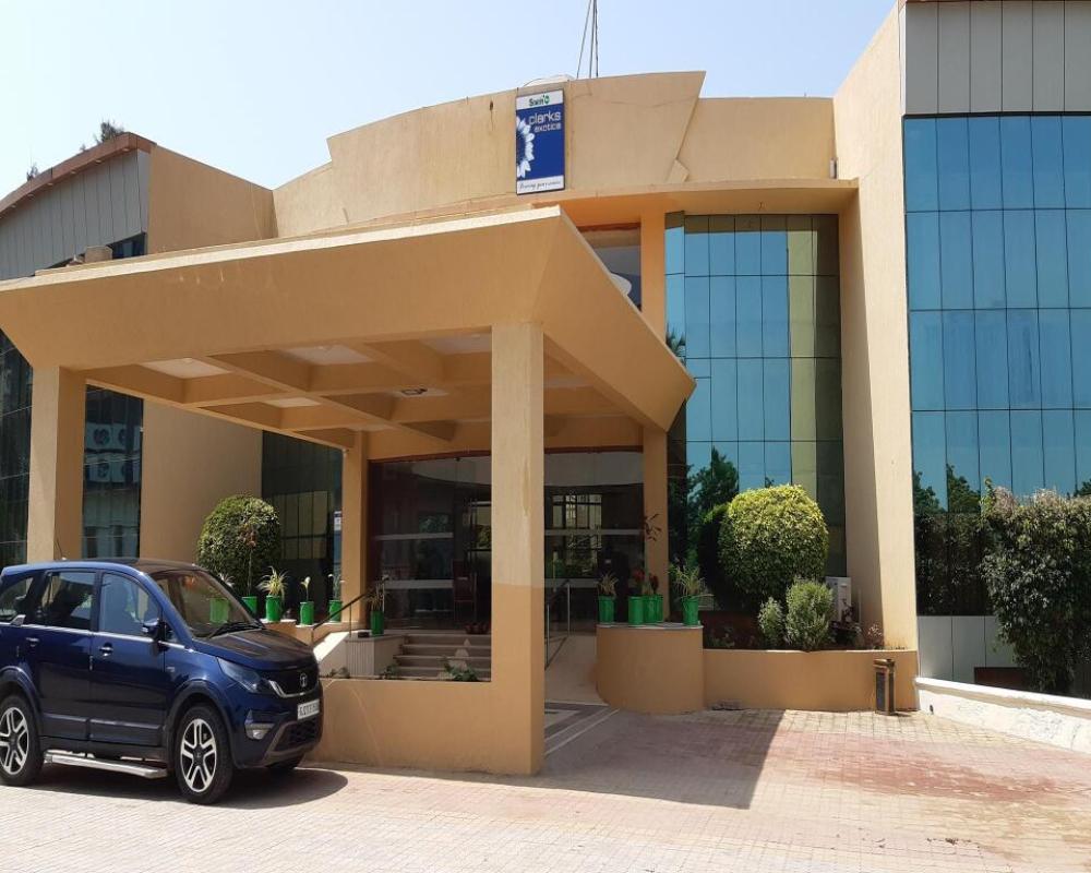 Seven Sky Clarks Exotica