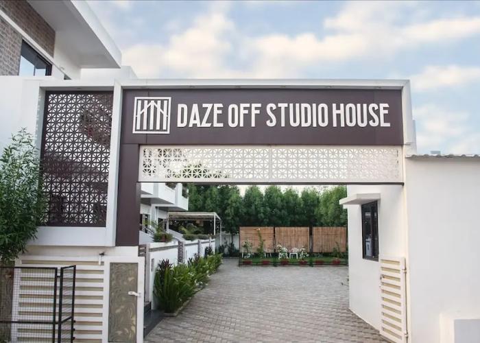 Daze Off Studio House