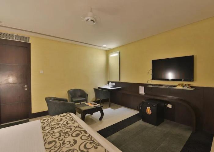 Hotel The Golden Oak Central by Citrus Prime