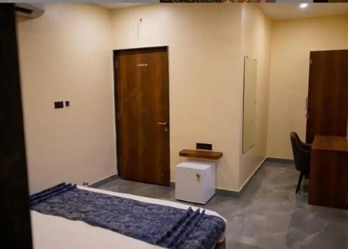 Orange Eye Resort