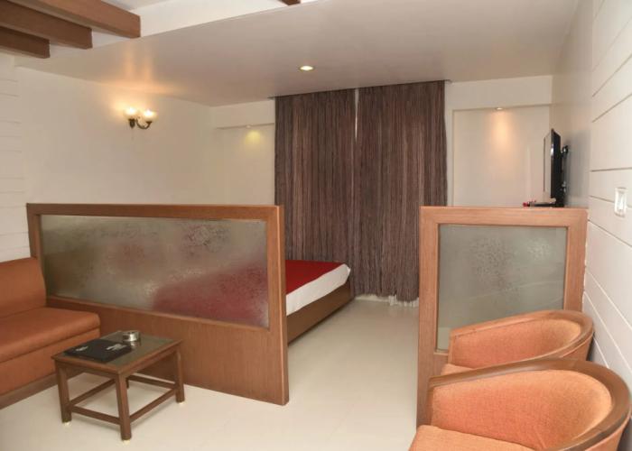 Hotel Rajhans Regent