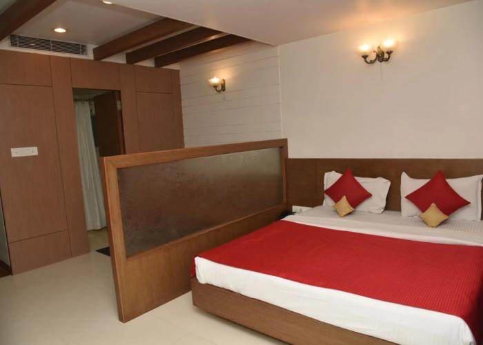 Hotel Rajhans Regent