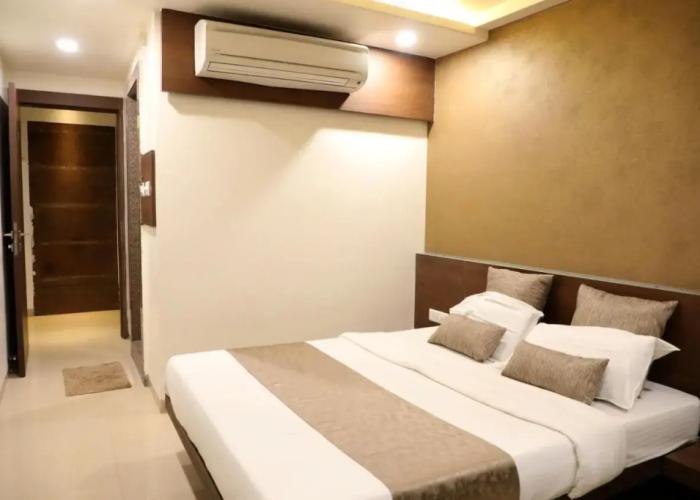 Hotel Adarsh Palace