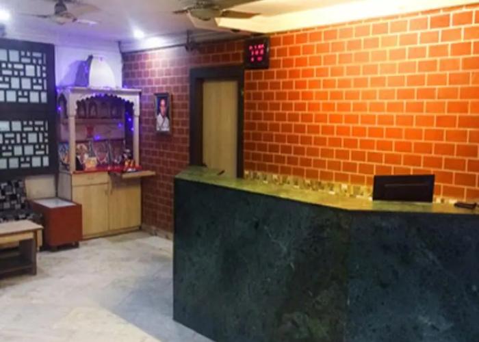 Hotel Adarsh Palace