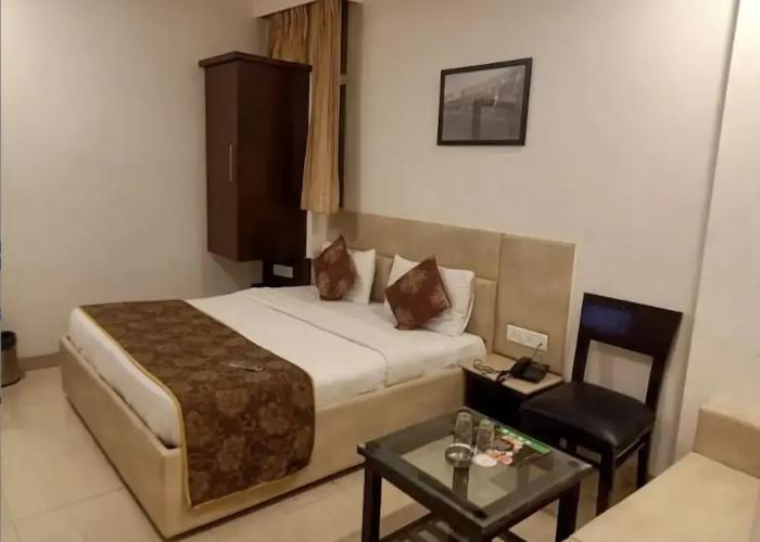 Shree Palace Hotel