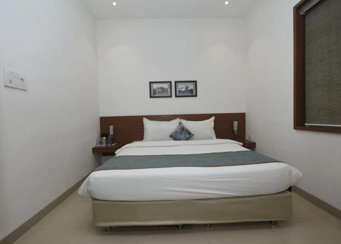 Kwality's Motel Shiraz