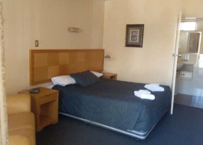 Desert Sand Motor Inn