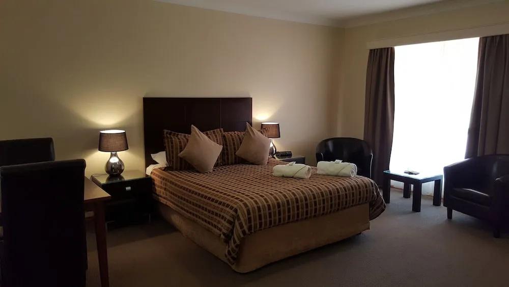 фото Gateway Motor Inn