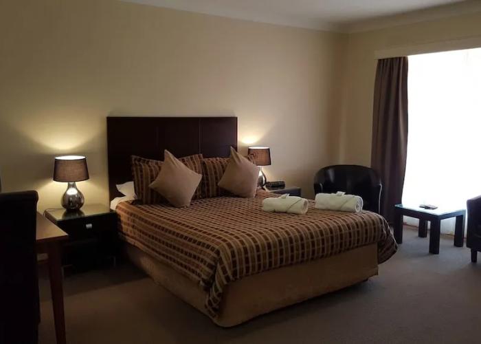 Gateway Motor Inn