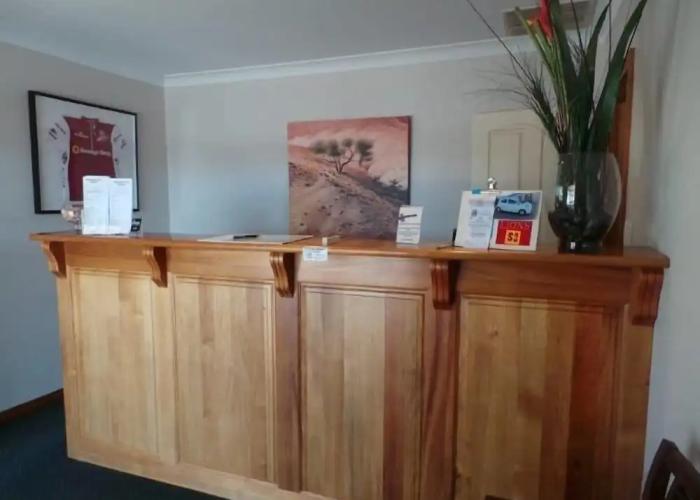 Gateway Motor Inn