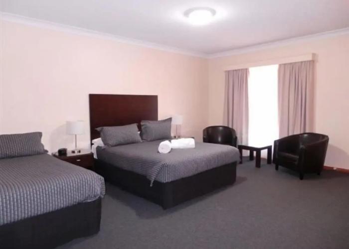 Gateway Motor Inn