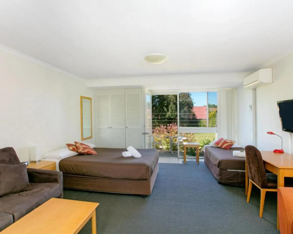 фото Bathurst Studio Apartments