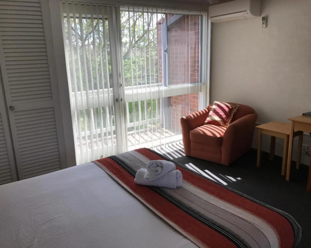 фото Bathurst Studio Apartments