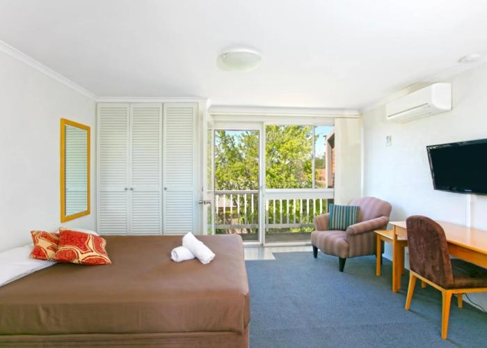 Bathurst Studio Apartments