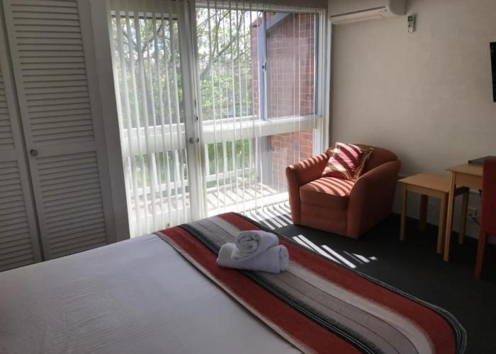 Bathurst Studio Apartments