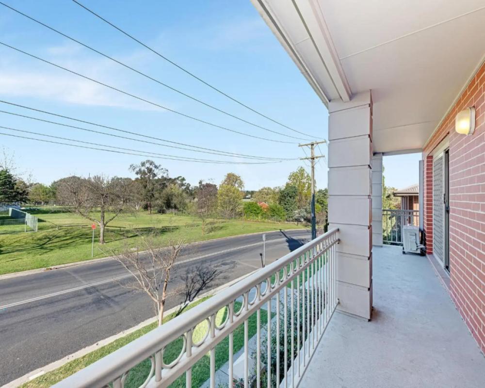 фото Littomore Bathurst