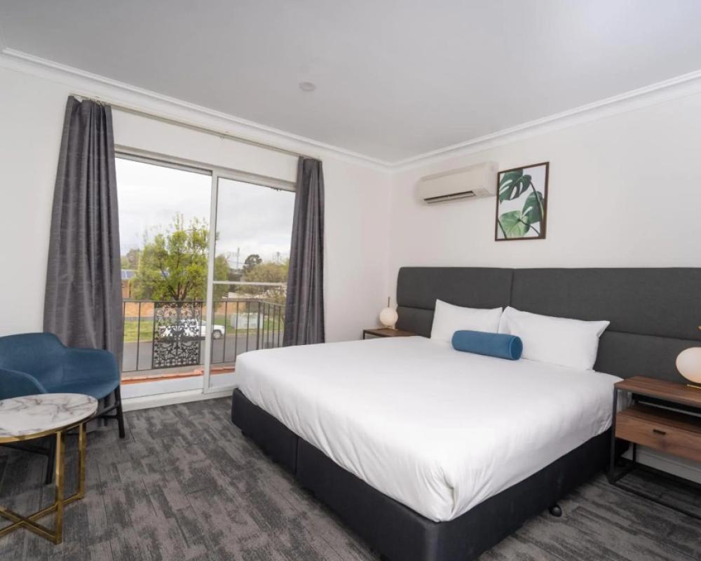 фото Littomore Bathurst