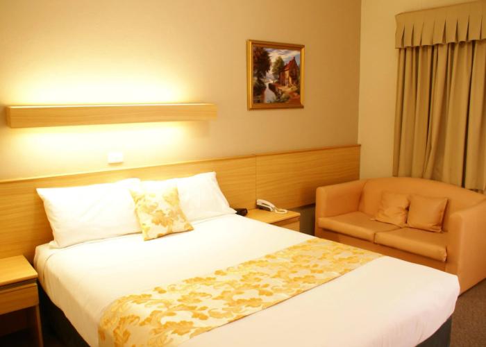 Country Lodge Motor Inn