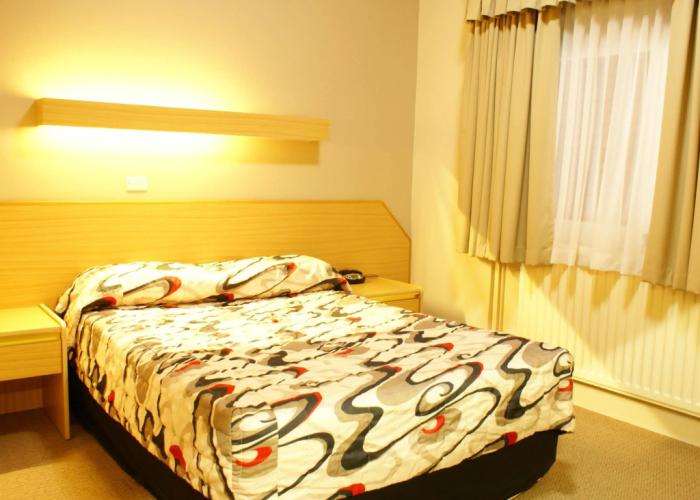Country Lodge Motor Inn
