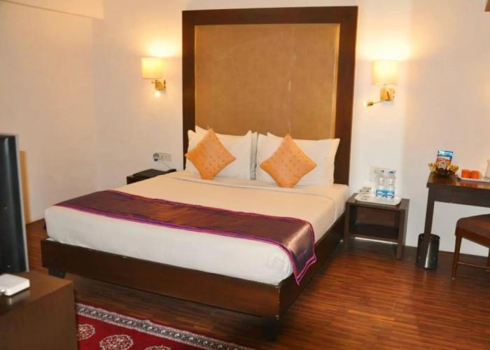 Hotel Clarks Collection Bhavnagar