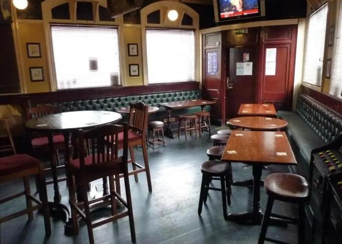 Shanahans B&B with Sports Bar