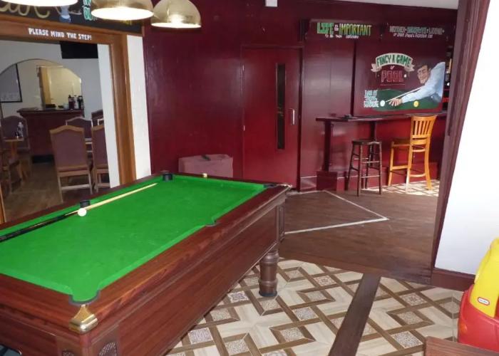 Shanahans B&B with Sports Bar